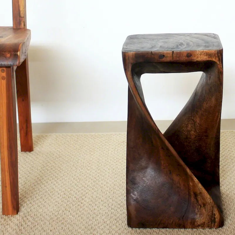 Tabouret d'appoint et table d'appoint torsadés sculptés à la main - 25x25x46 cm, finition huile moka