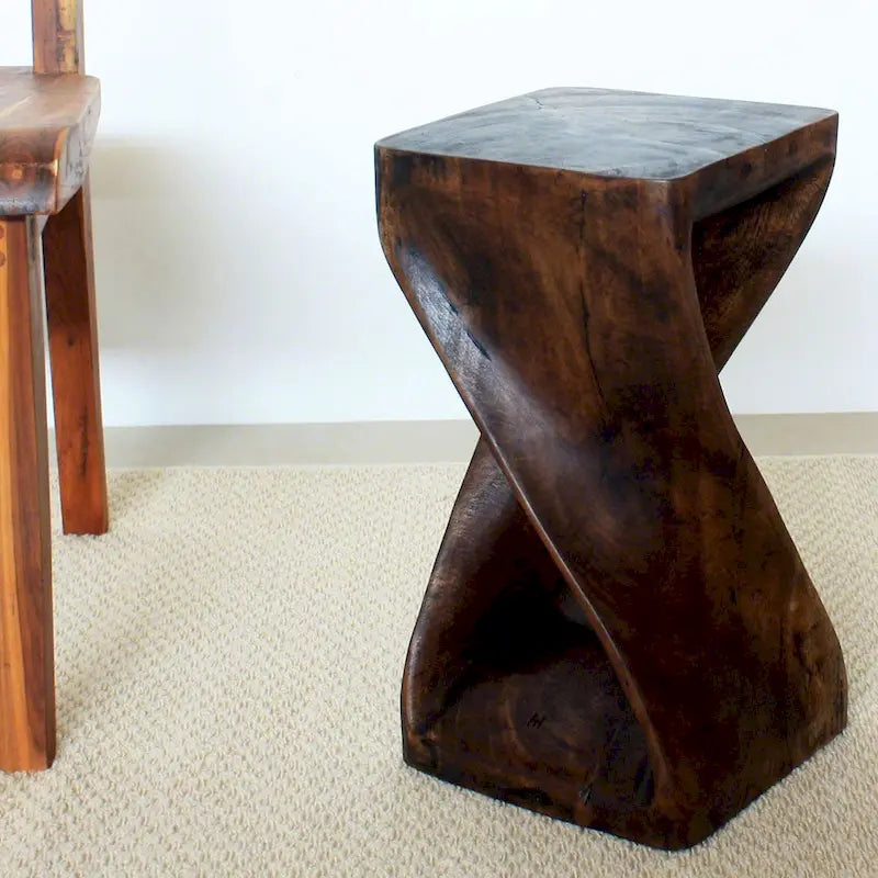 Tabouret d'appoint et table d'appoint torsadés sculptés à la main - 25x25x46 cm, finition huile moka