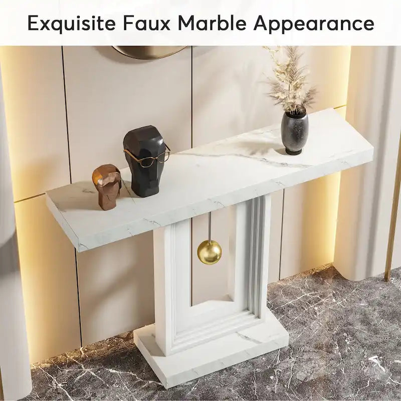 Console étroite de 99 cm avec base géométrique dorée et plateau en faux marbre