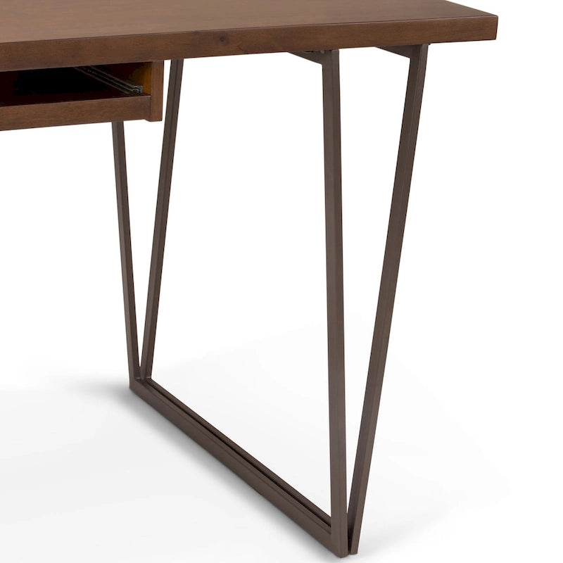 Bureau d'écriture industriel en bois massif 66 po avec tiroir à clavier - Marron vieilli naturel